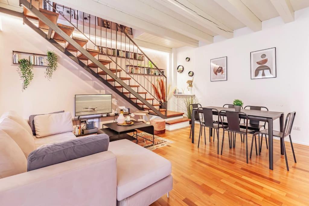 Apartamento Elegante Loft Su 2 Piani A 5 Minuti Da San Siro Milán Exterior foto